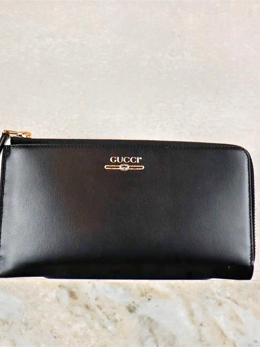 Gucci Black Leather Zip  Wallet with Gold Logo Bar Black